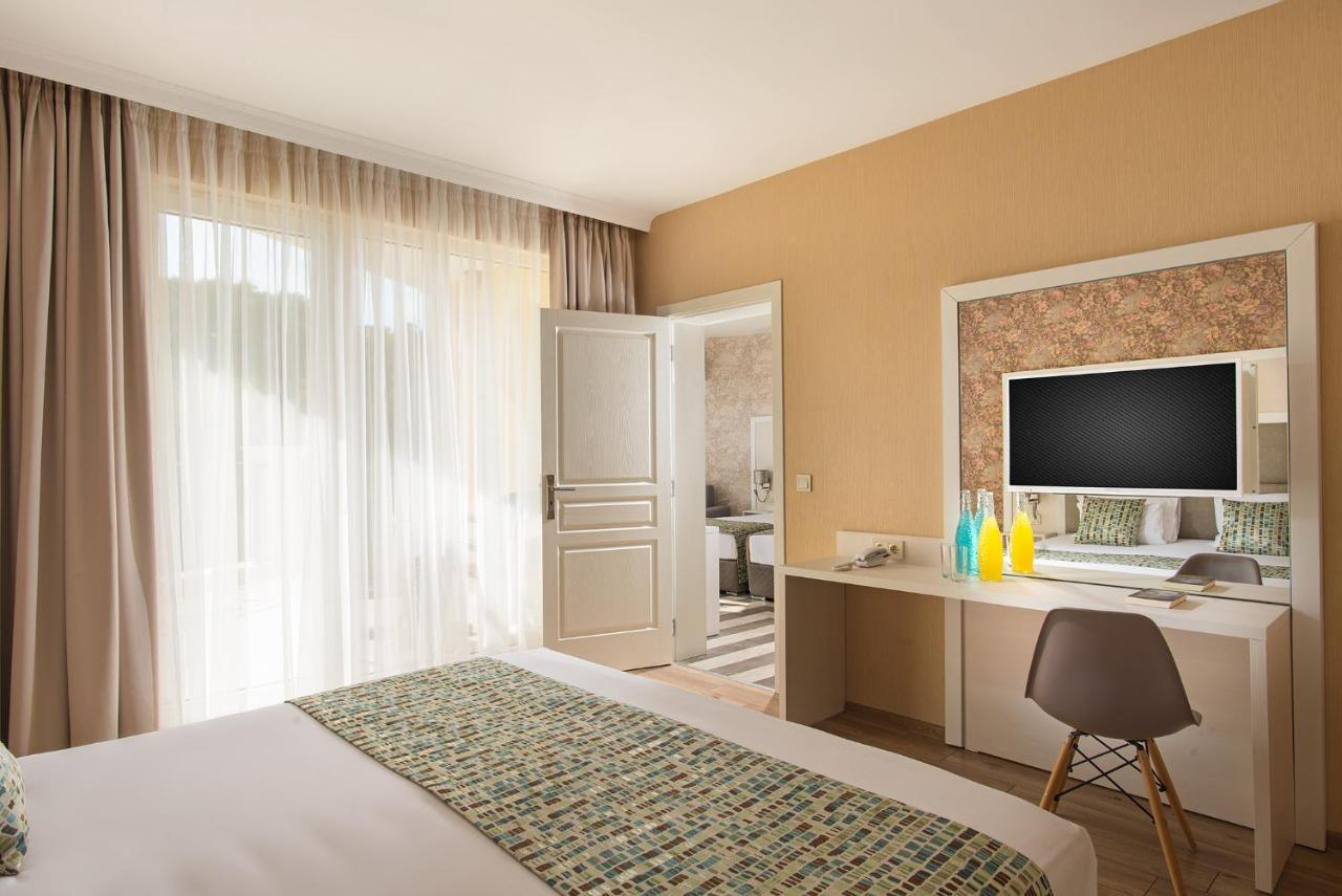 Marina White Sands Beach Hotel Obzor Exterior photo