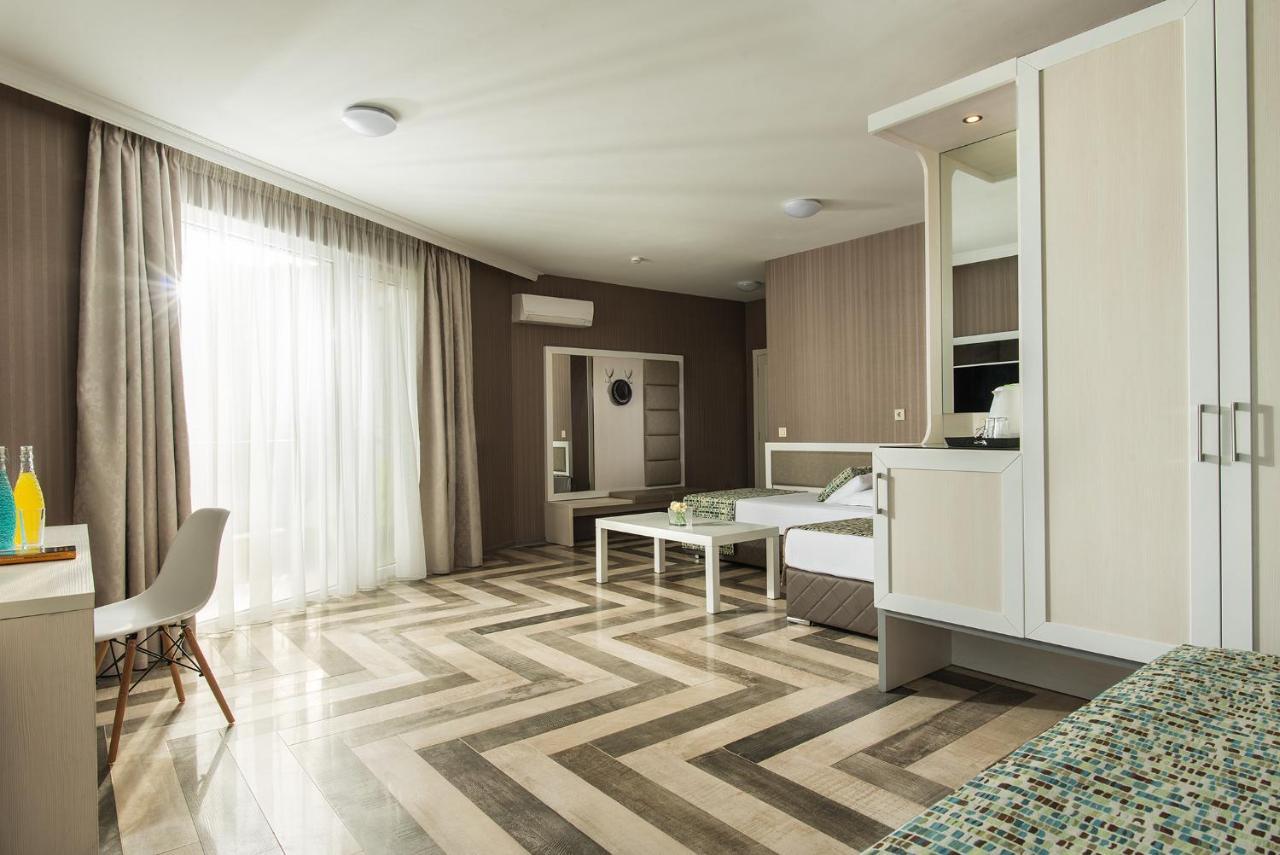 Marina White Sands Beach Hotel Obzor Exterior photo